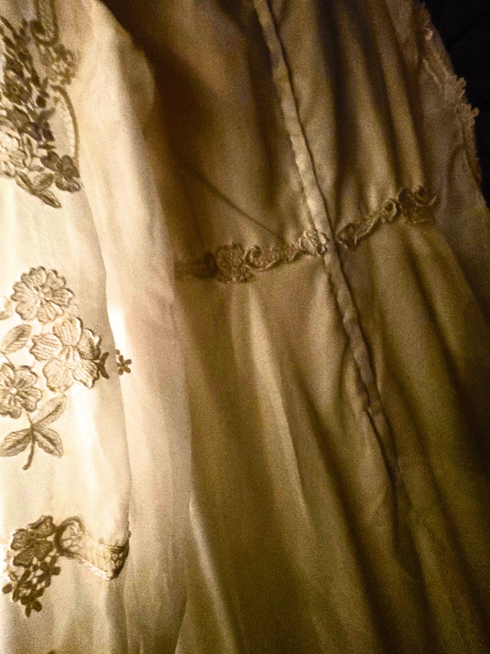 Vintage Ivory Beaded Lace And Satin Long Sleeve Women's Dress - Picture 6 of 8